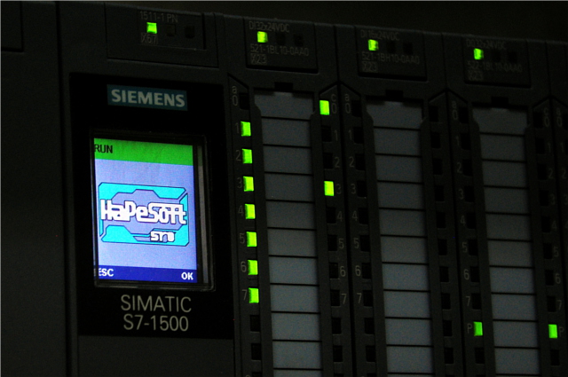 HaPeSoft s.r.o. / SIMATIC S7-1500 detail displeje CPU